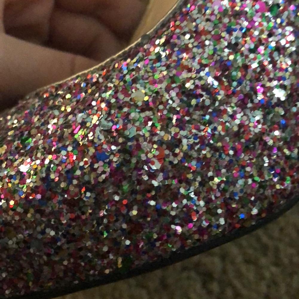 Heels - Picture 2 of 3